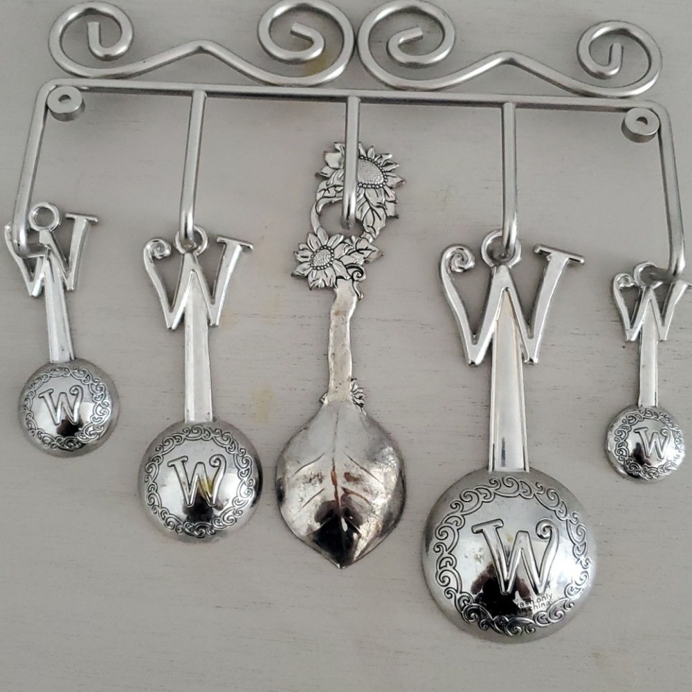 Measuring spoon "W" and sunflowers - Picture 6 of 8